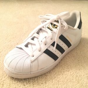 Adidas Sneakers